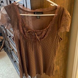 L brown blouse